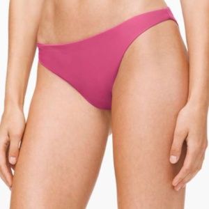 lululemon Sun Soaker Low-Rise Cheeky Swim Bottom in size 4